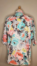 Load image into Gallery viewer, Floral Short Sleeve Top